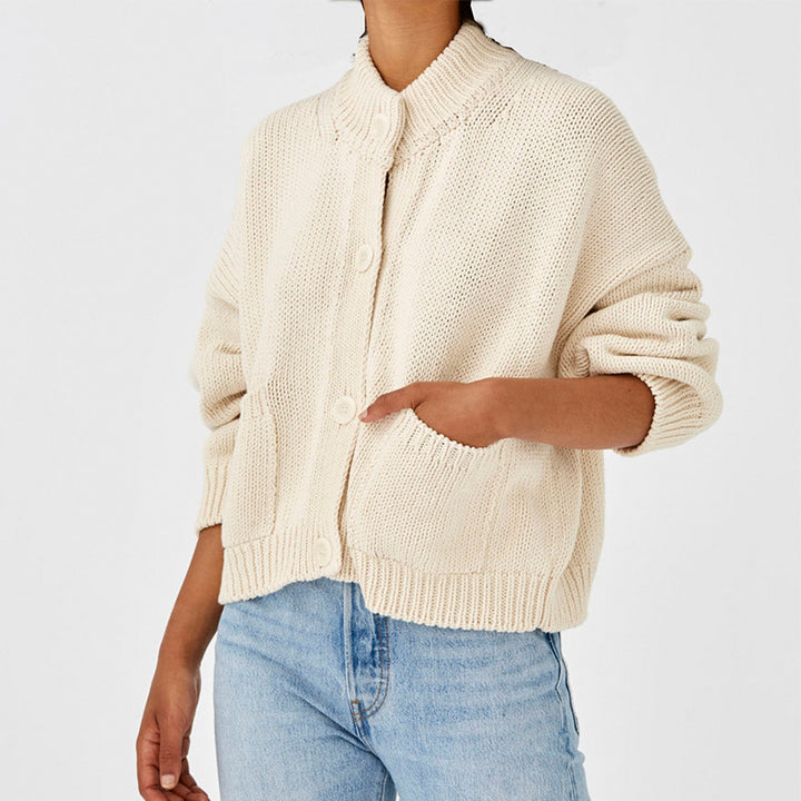 Damen Kurzer Boxy-Cardigan aus Grobstrick mit hoher Knopfleiste und Eingrifftaschen Echo Archiv