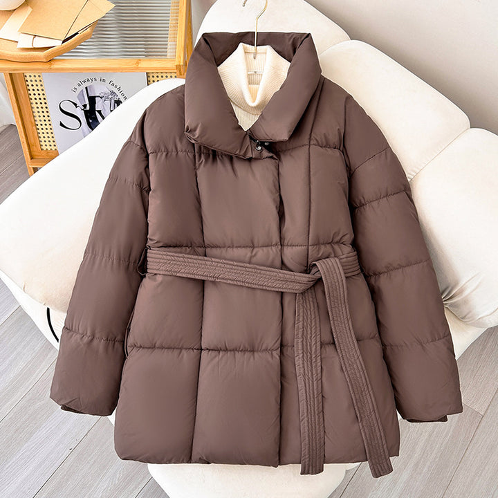 Damen Kurz‑Pufferjacke mit Taillengürtel, breitem Stehkragen und Kassettensteppung Echo Archiv