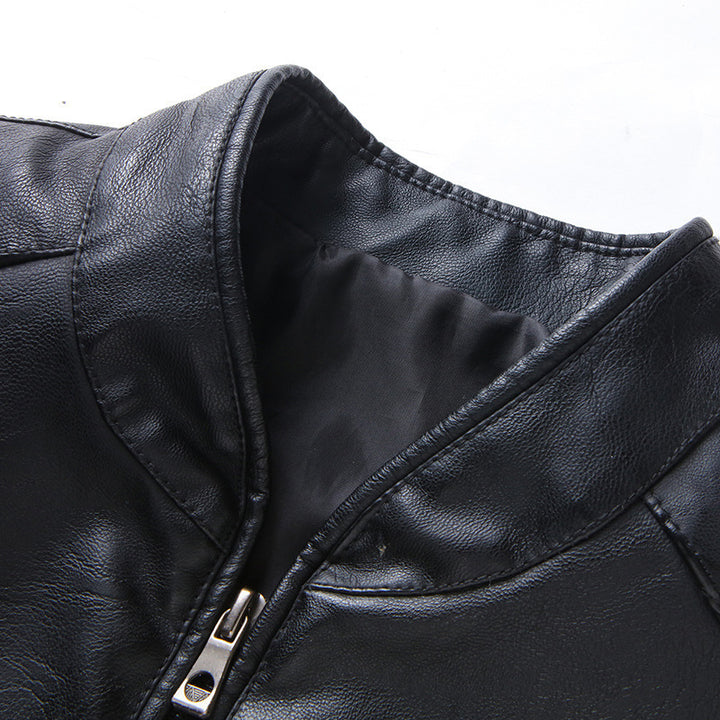 Herren Schlanker Kunstleder-Zipblouson mit minimalistischem Stehkragen und Doppelnahtdetails Echo Archiv