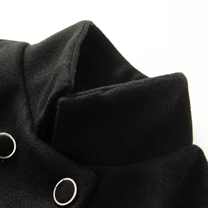 Damen kastiger zweireihiger Cape-Mantel mit weiten Glockenärmeln und Stehkragen – Montévia