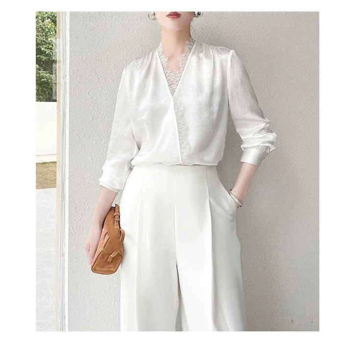 Damen Elegante und raffinierte Bluse mit Spitzenkragen Echoarchiv