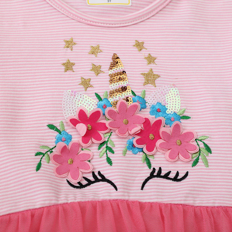 Mädchen Freizeitkleid mit bezaubernden Blumenstickereien Echo Archiv