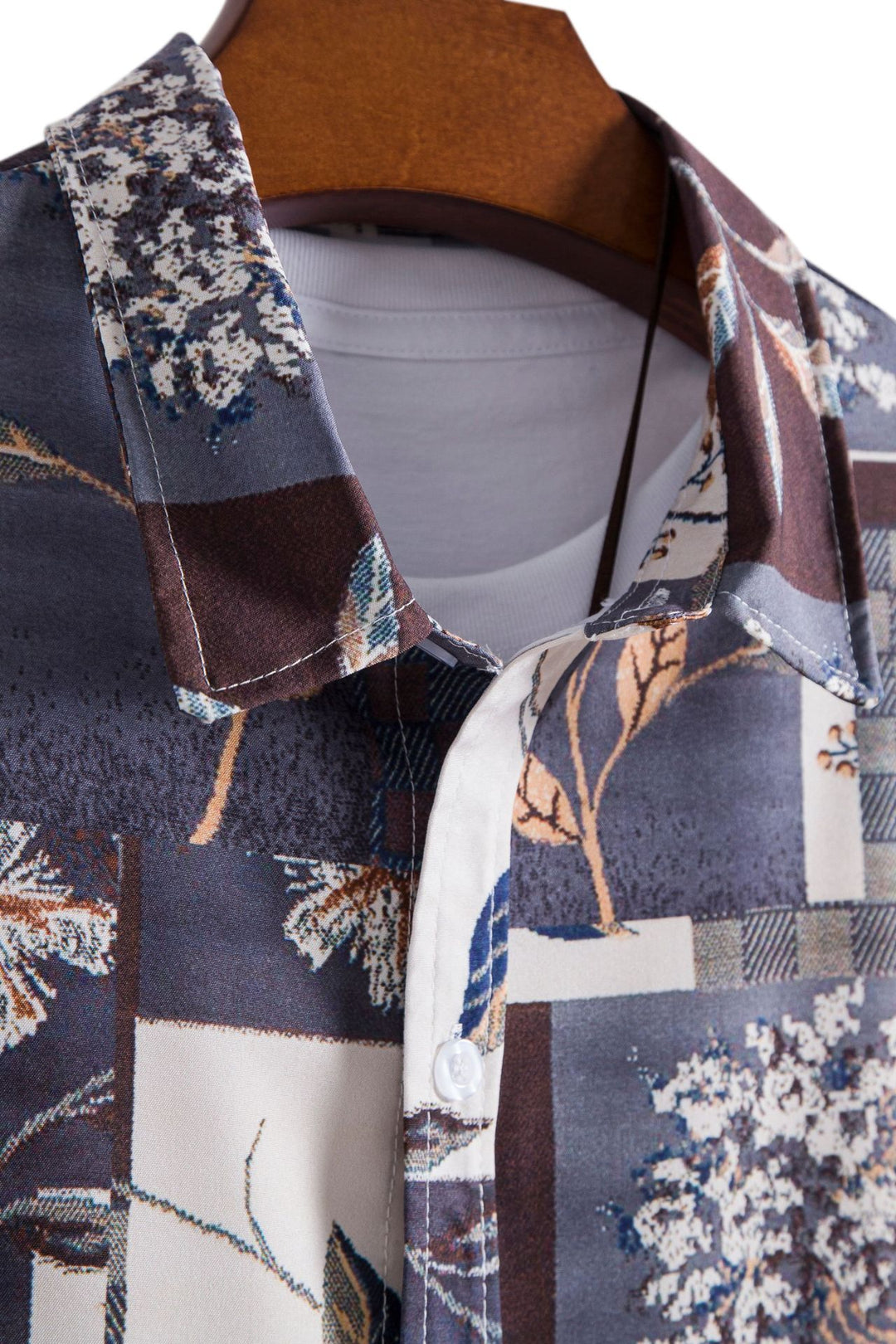 Herren Kurzarmhemd mit floralem Patchwork-Design Echoarchiv