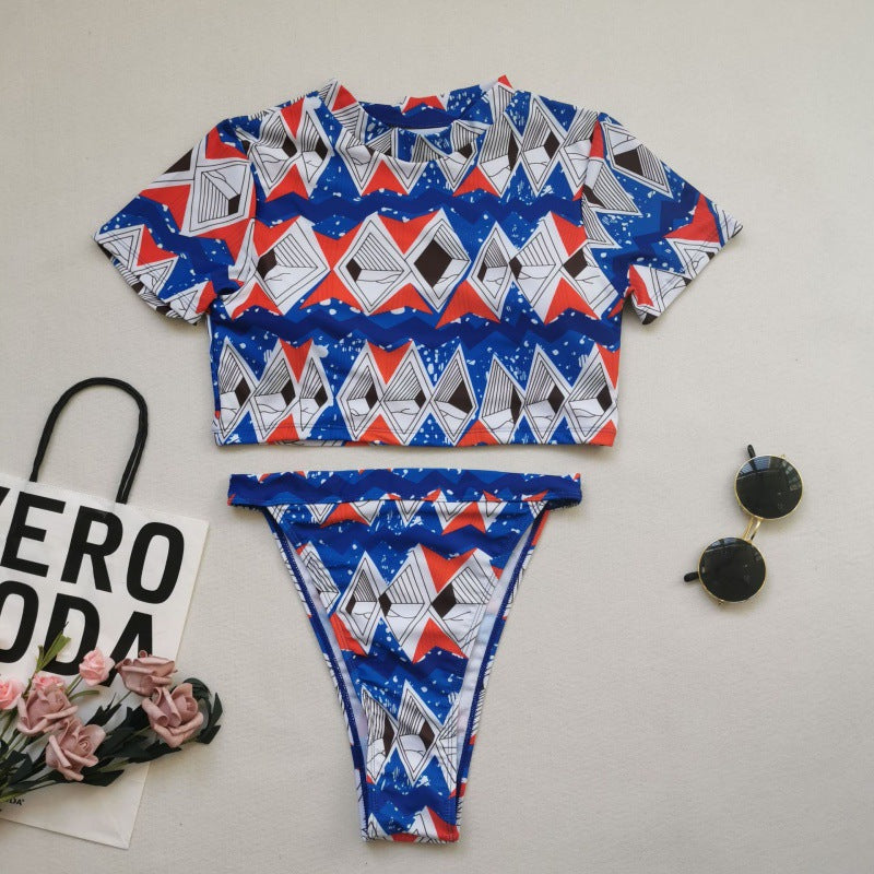 Damen Bikini-Set mit kurzem Oberteil und hohem Beinausschnitt Echo Archiv