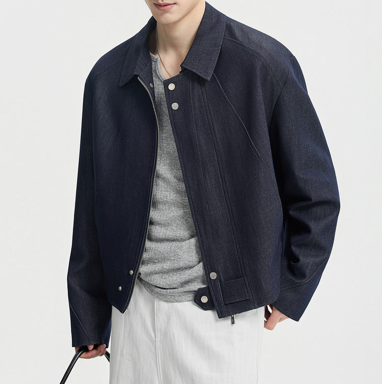 Herren Boxy-Jeansjacke im Minimalstil mit Hemdkragen und verdeckter Druckknopfblende Echoarchiv