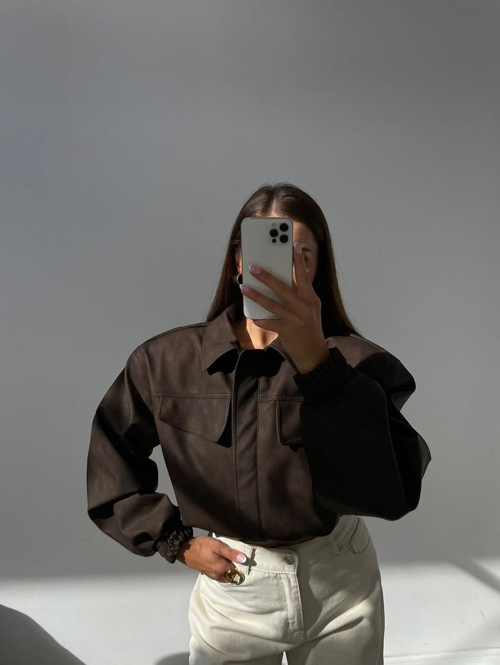 Damen Kurz geschnittene Kunstlederjacke mit aufgesetzten Brusttaschen Echoarchiv