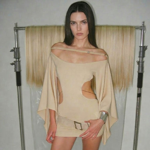 Damen elegantes Oversized Kleid mit transparenten Einschnitten und modernem Design Echo Archiv