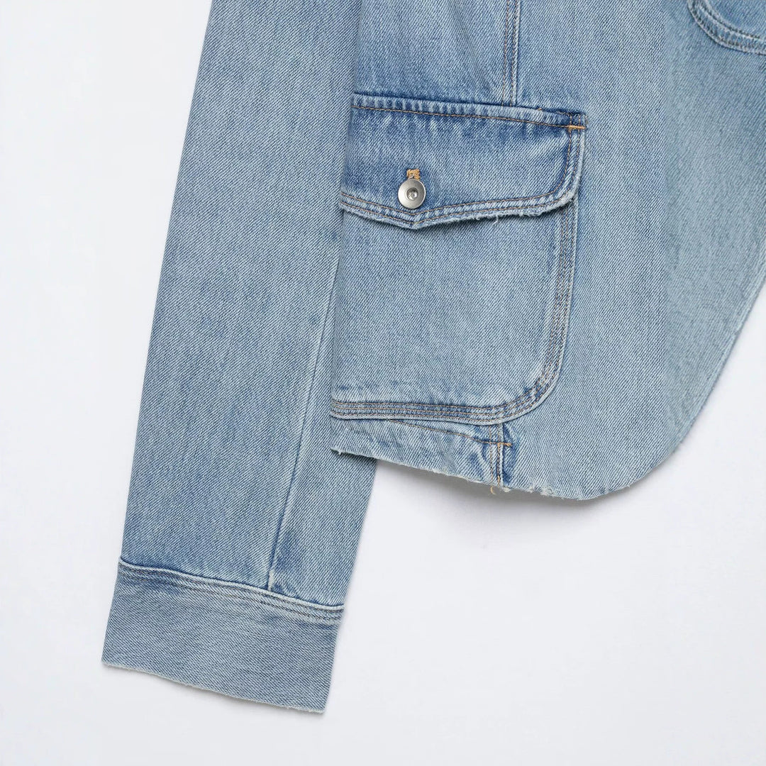 Damen Boxy-Denimjacke im Safari‑Look mit Stehkragen und vier aufgesetzten Taschen Echo Archiv