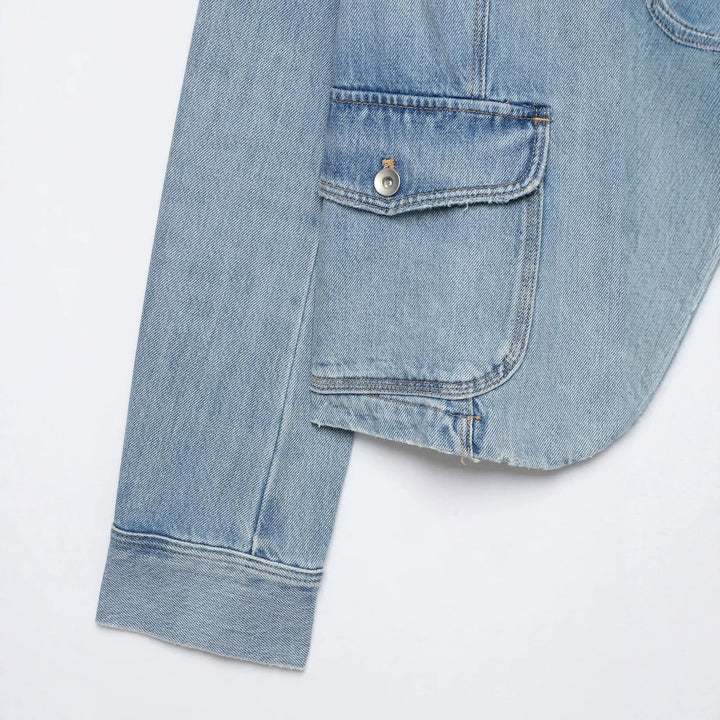 Damen Boxy-Denimjacke im Safari‑Look mit Stehkragen und vier aufgesetzten Taschen Echo Archiv