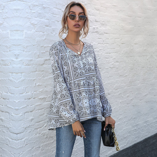 Damen V-Ausschnitt-Tunika mit Paisley-Bandana-Print, Quastenbindeband und Stufenrock – Avérine