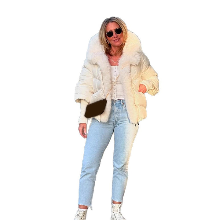 Damen Kurze gesteppte Daunenjacke mit voluminösem Kunstfell-Schalkragen und taillierendem Schnitt Echoarchiv