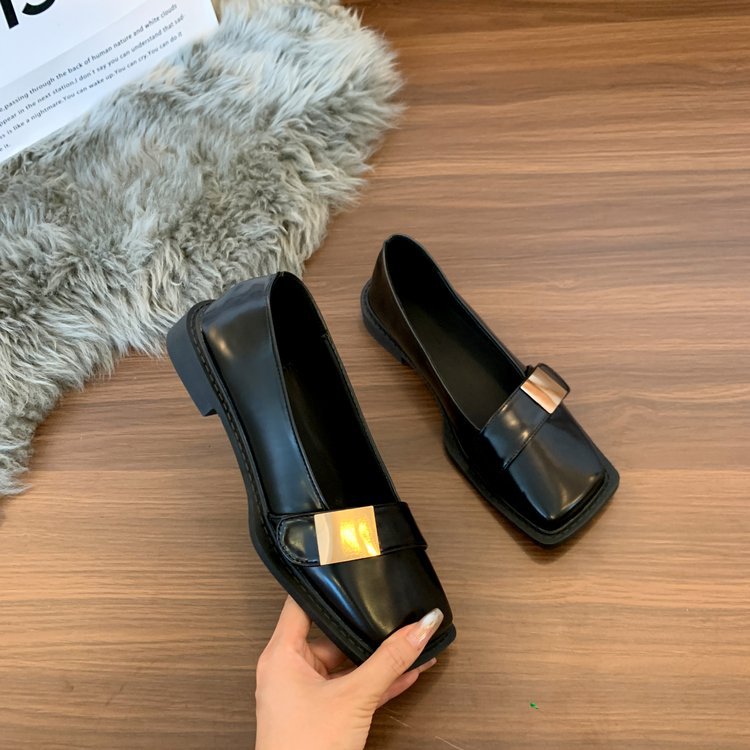 Damen Elegante Loafer mit quadratischer Zehenkappe und goldener Zierplatte – Lioré