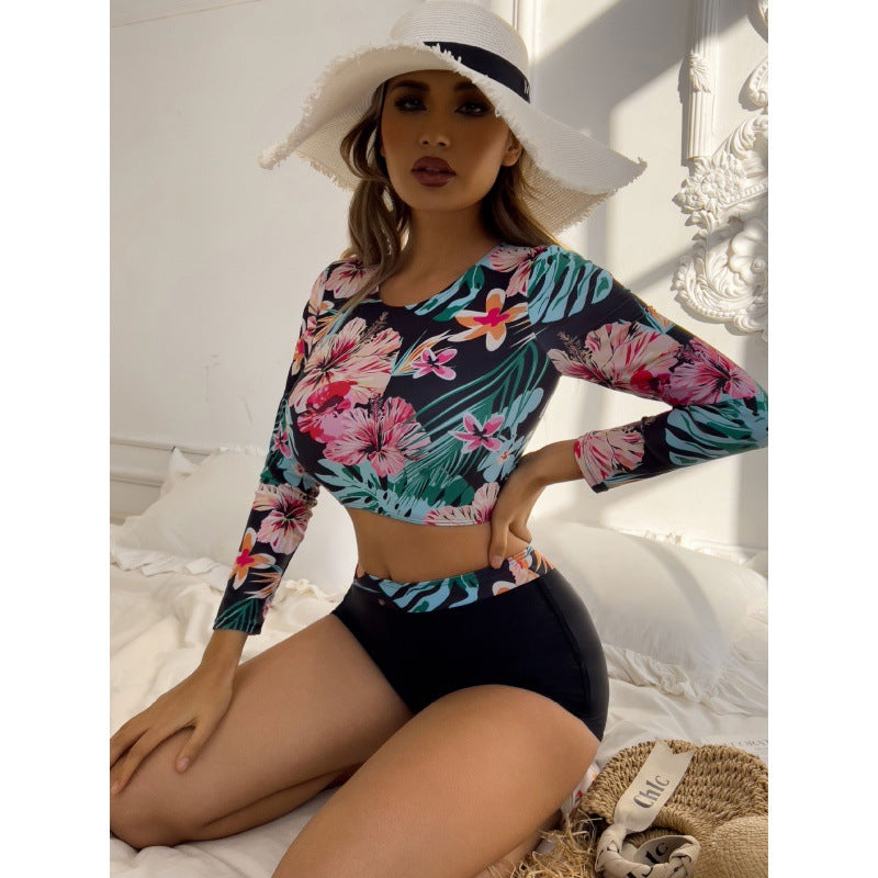 Damen Sportliches Langarm-Badeoberteil mit Shorts Echo Archiv