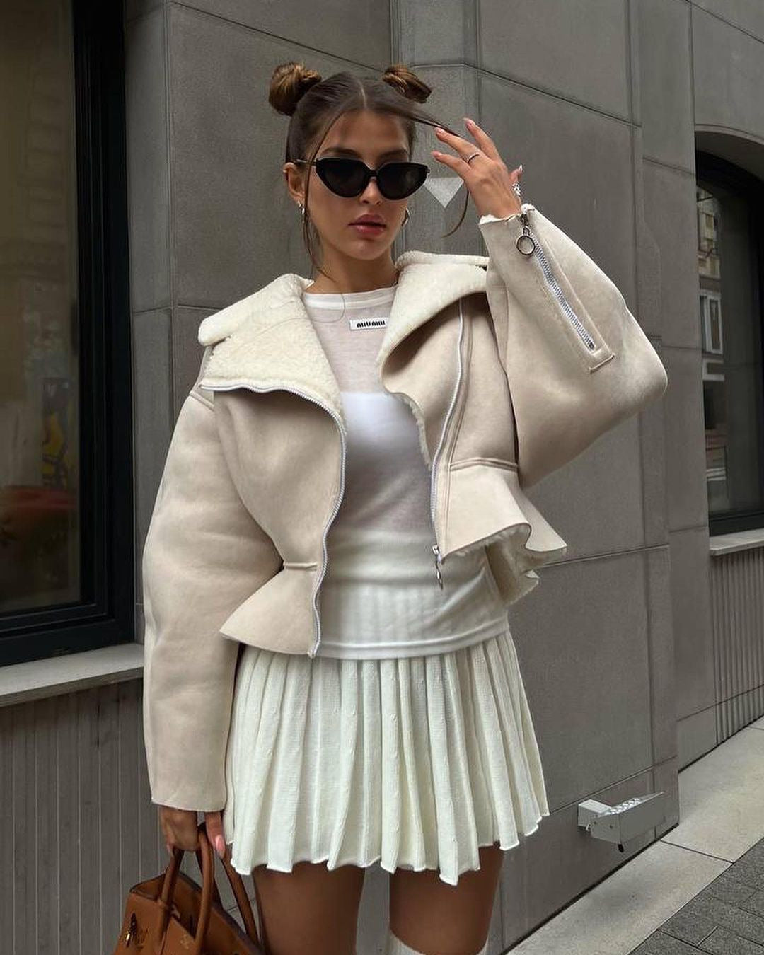 Damen Kurze Lammfellimitat-Bikerjacke mit Oversize-Kragen und asymmetrischem Reißverschluss Echoarchiv