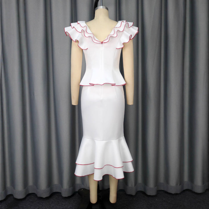 Damen figurbetontes Kleid mit voluminösem Rüschensaum und farbigem Akzent Echo Archiv