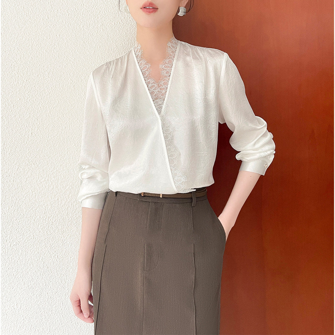 Damen Elegante und raffinierte Bluse mit Spitzenkragen Echoarchiv