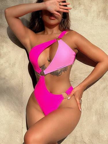 Damen asymmetrischer Cut-Out Badeanzug mit modischen Ringen Echo Archiv