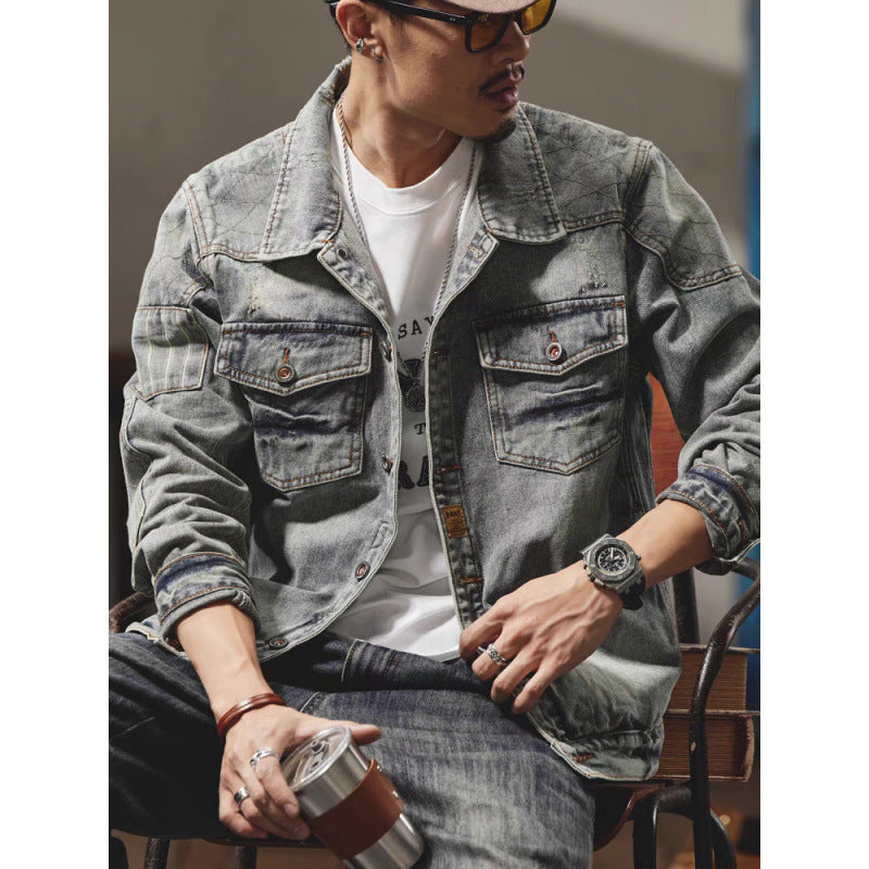 Herren Denim-Jeansjacke im Used-Look mit Hemdkragen, aufgesetzten Brusttaschen und legerer Passform Echoarchiv