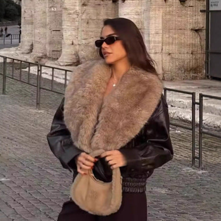 Damen nan kurze Lederjacke mit voluminösem Fellkragen, elastischem Bund und aufgesetzten Eingrifftaschen Echo Archiv