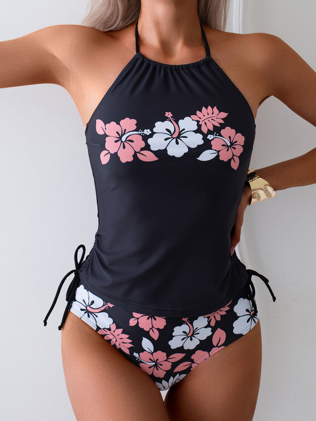 Damen Tankini-Set mit floralem Oberteil und kontrastierenden Shorts Echo Archiv