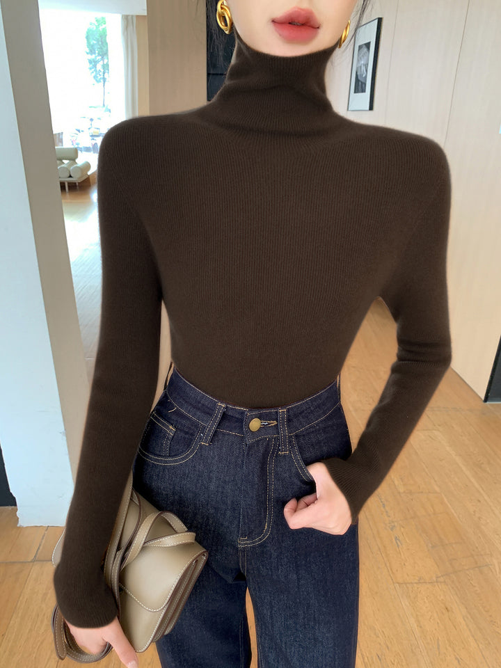 Damen Schlanker Feinstrickpullover mit hohem Rollkragen und feiner Rippstruktur Echoarchiv