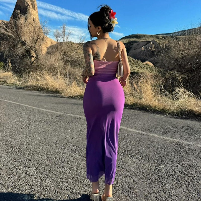 Damen figurbetontes Abendkleid mit schulterfreiem Design und eleganter Raffung Echo Archiv