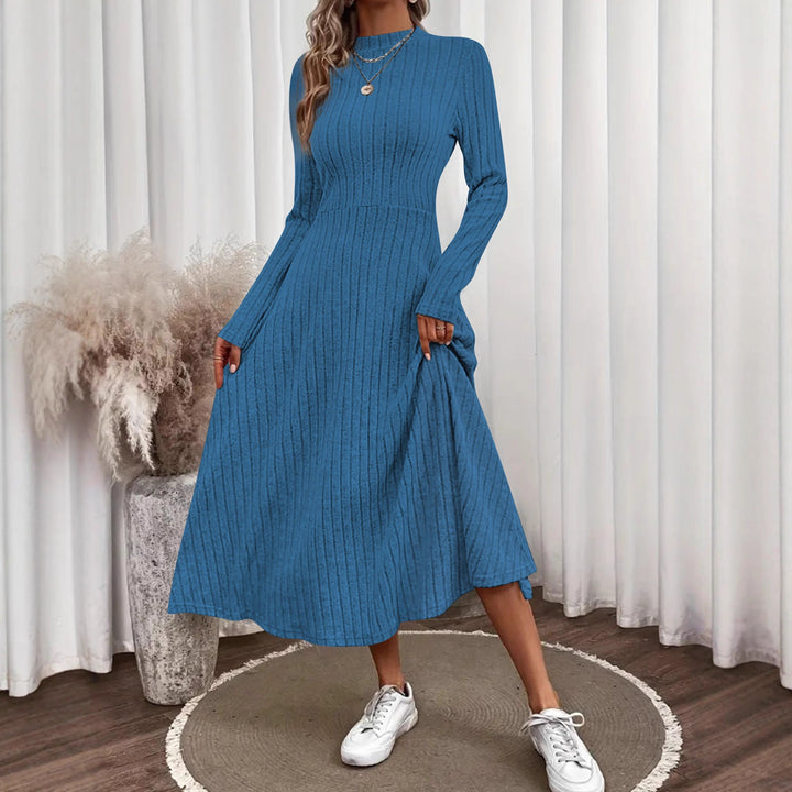 Damen Geripptes Strickmidikleid mit hohem Stehkragen und taillierter A-Linie – Élara
