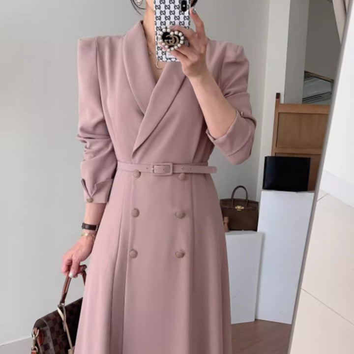 Damen Doppelreihiges Maxi‑Mantelkleid mit Taillengürtel und betonten Schultern – Valéora