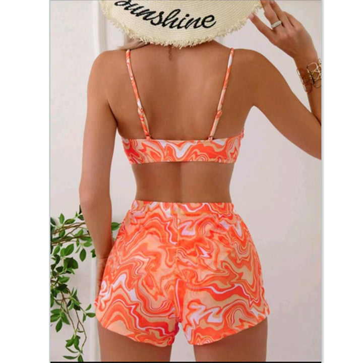 Damen Bikini-Set mit stylischem Wellenmuster und bequemen Shorts Echo Archiv