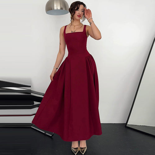 Damen Elegantes Abendkleid mit quadratischem Ausschnitt und fließendem Rock Echo Archiv