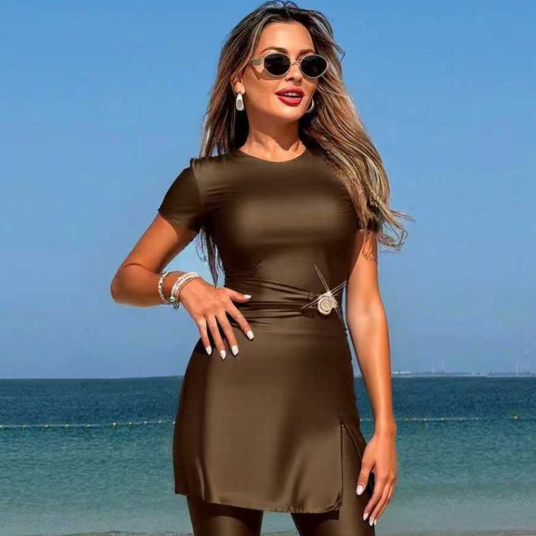 Damen Stylish Sportanzug mit Short und Wickeloptik Echo Archiv