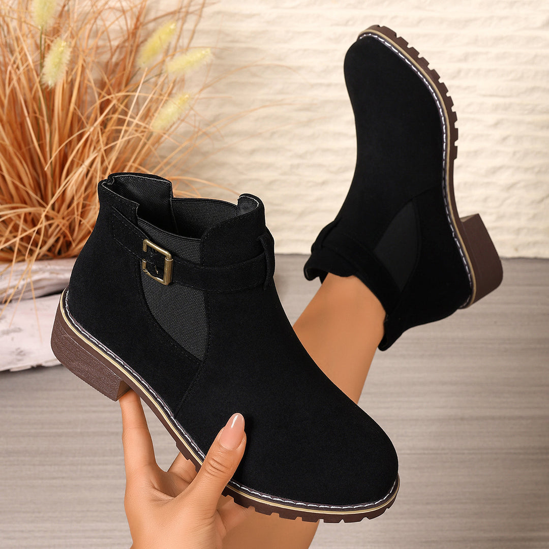 Damen Stiefelette mit Velours-Optik, elastischem Einsatz und Schnallenriemen Echoarchiv