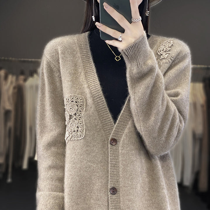 Damen Zweiteiliges Feinstrick‑Set mit Strickcardigan und Top sowie gehäkelten Blumenapplikationen Echoarchiv