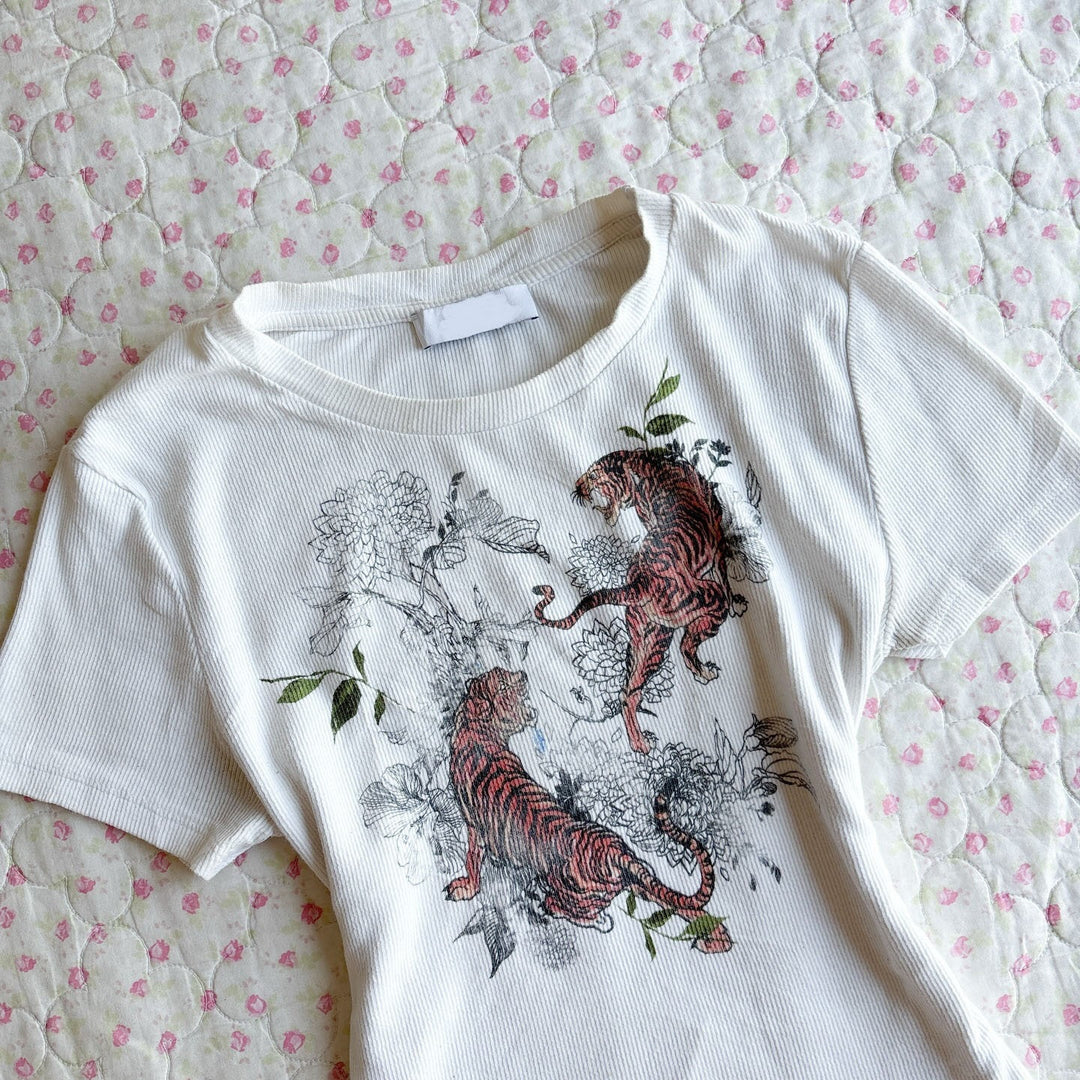 Damen T-Shirt mit kreativem Tigerdesign Echo Archiv