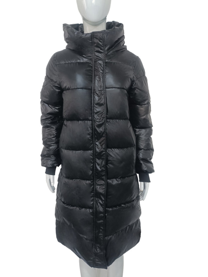 Damen Langer Puffer‑Mantel mit hohem Stehkragen, wattierter Steppung und elastischen Bündchen Echoarchiv