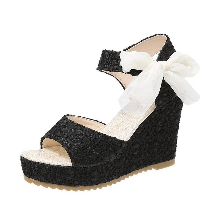 Damen nan romantische Keilabsatz-Sandalette mit Spitzenoptik und Organza-Schleife Echo Archiv