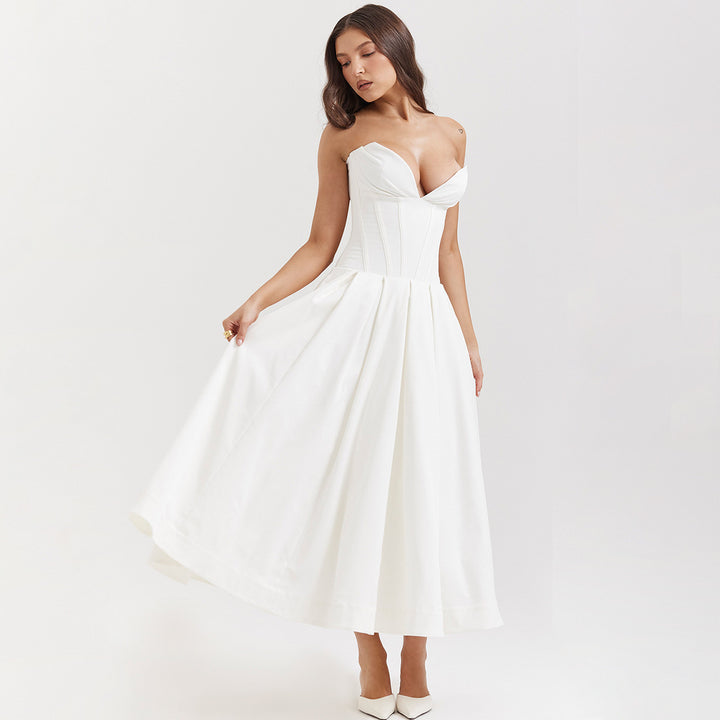 Damen Elegantes und figurbetontes Abendkleid mit tiefem Ausschnitt Echo Archiv