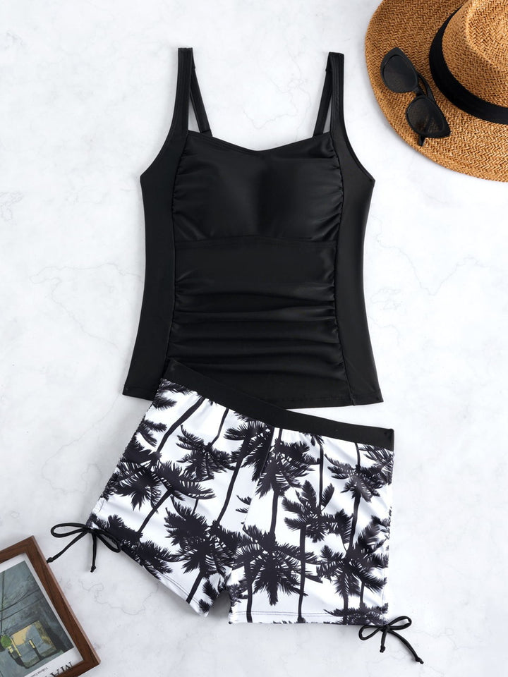 Damen Badeanzug mit trendiger Raffung und modischen Shorts Echo Archiv