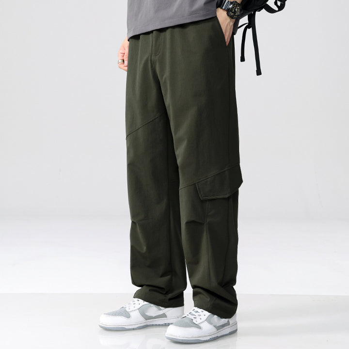 Herren Cargo-Hose im Utility-Look mit Relaxed-Fit, Mehrfach-Beintaschen und elastischem Bund Echoarchiv