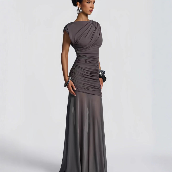 Damen Elegantes und figurbetontes Abendkleid mit Raffungen Echoarchiv