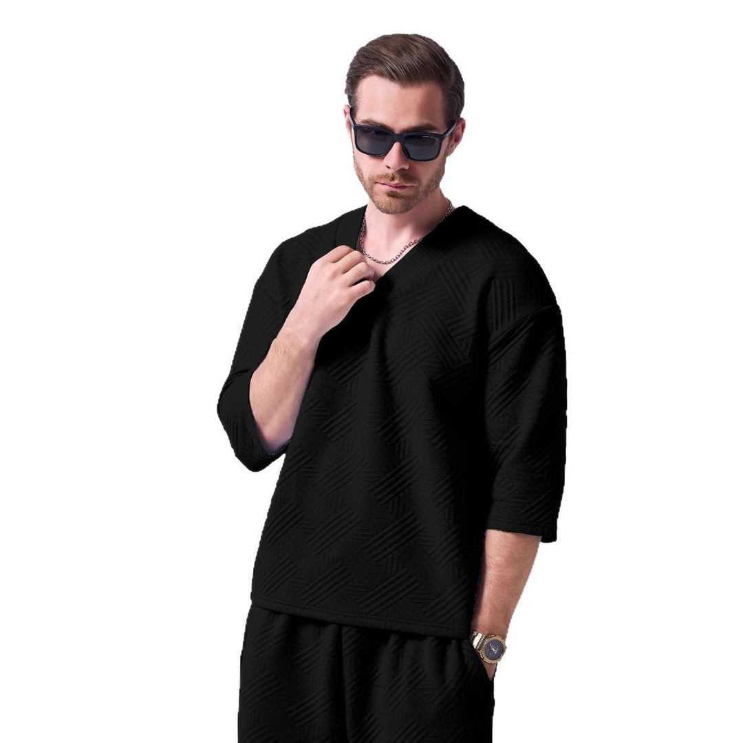 Herren TrendigesKurzarm-Oberteil mit modernem V-Ausschnitt und strukturiertem Design Echoarchiv