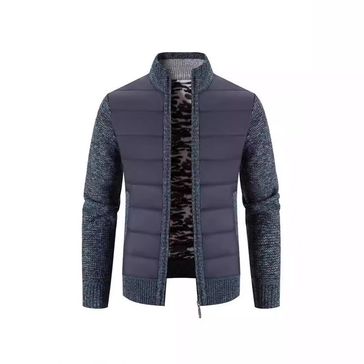 Herren Hybridjacke mit hochabschließendem Kragen und modischen Strickdetails Echoarchiv