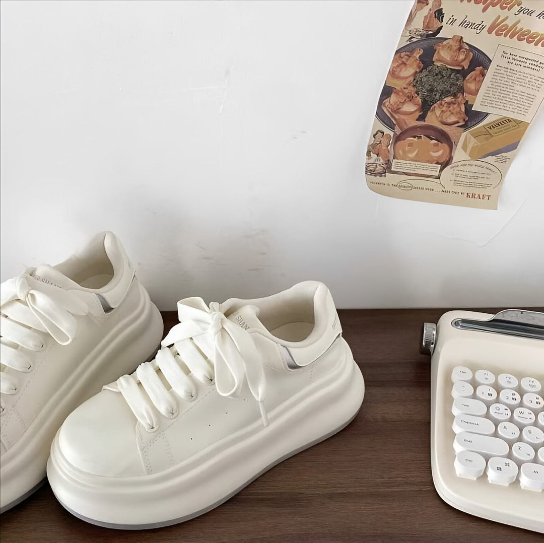 Damen Trendige Plateau-Sneaker mit eleganten Details Echo Archiv
