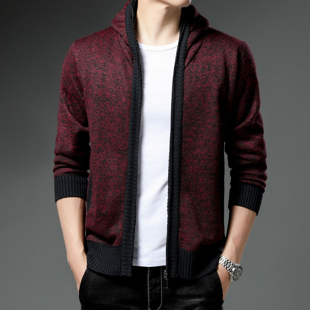 Herren Moderne Strickjacke mit Kapuze und schwarz-weißen Akzenten Echoarchiv