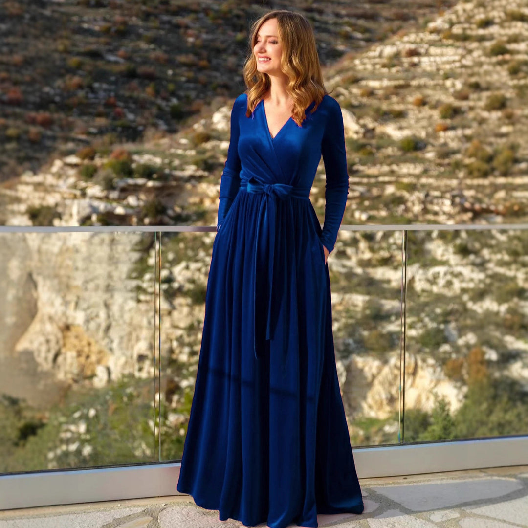 Damen nan elegantes Wickelmaxikleid aus Samt mit V-Ausschnitt, Taillengürtel und seitlichen Eingrifftaschen Echo Archiv