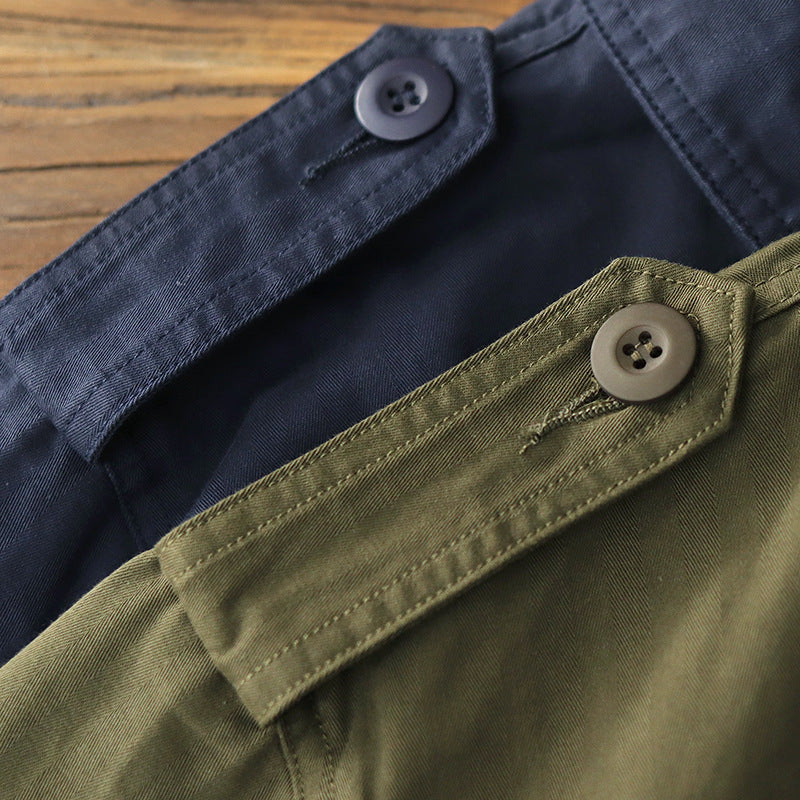 Herren Militärinspirierte Feldjacke mit aufgesetzten Pattentaschen und Schulterklappen Echoarchiv