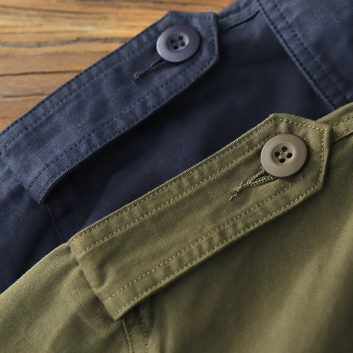 Herren Militärinspirierte Feldjacke mit aufgesetzten Pattentaschen und Schulterklappen Echoarchiv