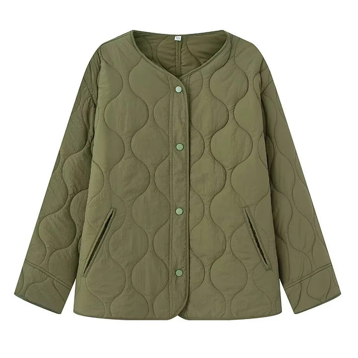 Damen gesteppte Übergangsjacke mit Rundhalsausschnitt, Druckknopfverschluss und wellenförmiger Steppung – Célinea