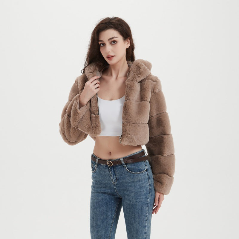 Damen Cropped Kunstpelzjacke mit horizontaler Panelstruktur und Reißverschluss Echo Archiv