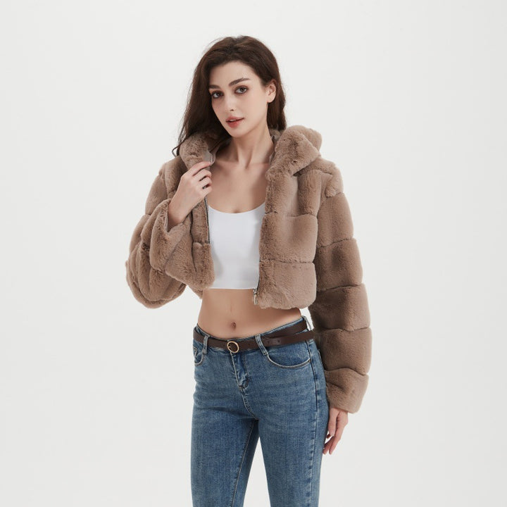 Damen Cropped Kunstpelzjacke mit horizontaler Panelstruktur und Reißverschluss Echo Archiv